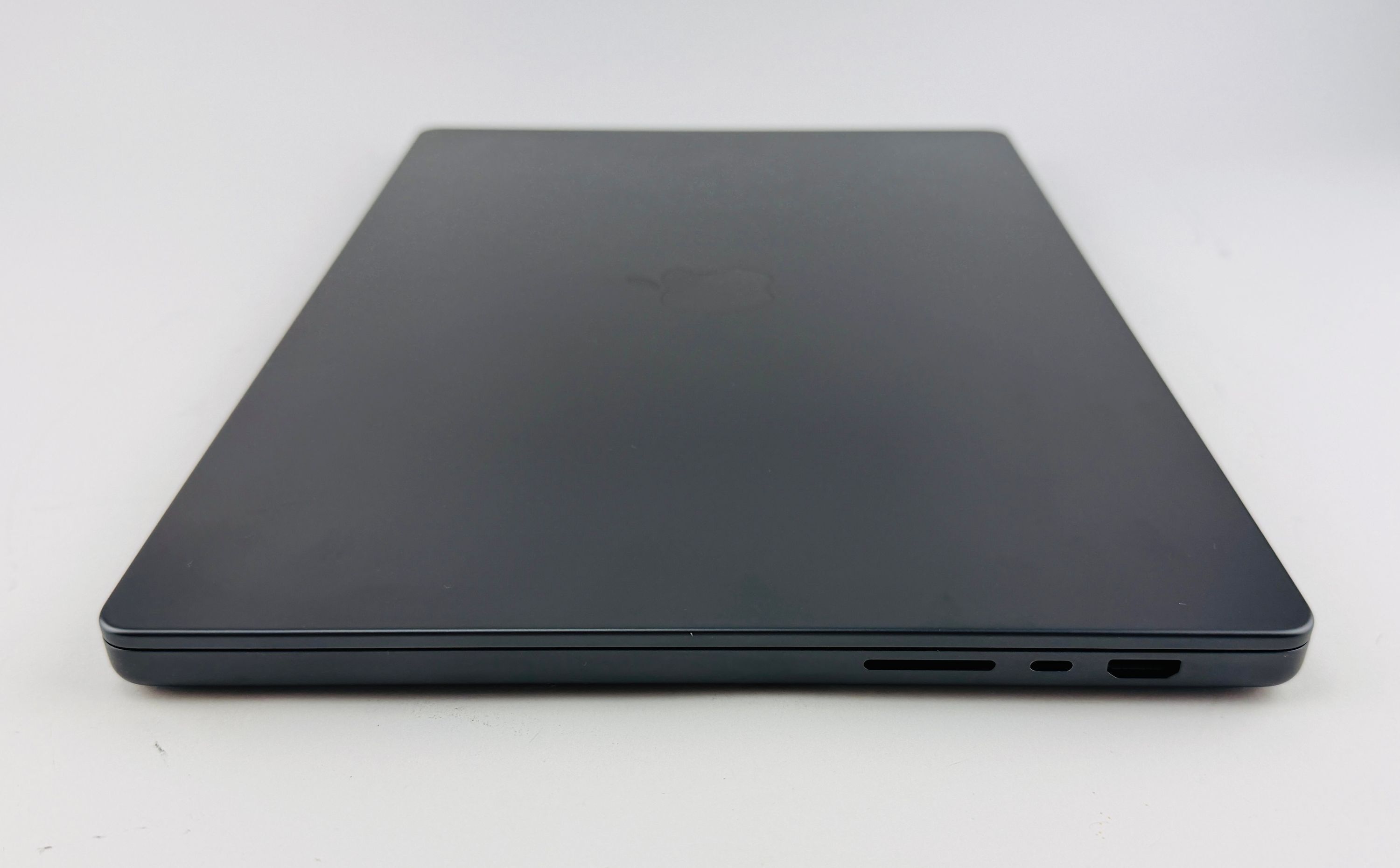 Apple MacBook Pro 16" (2024) M4 Max - Space Black Nanotextur