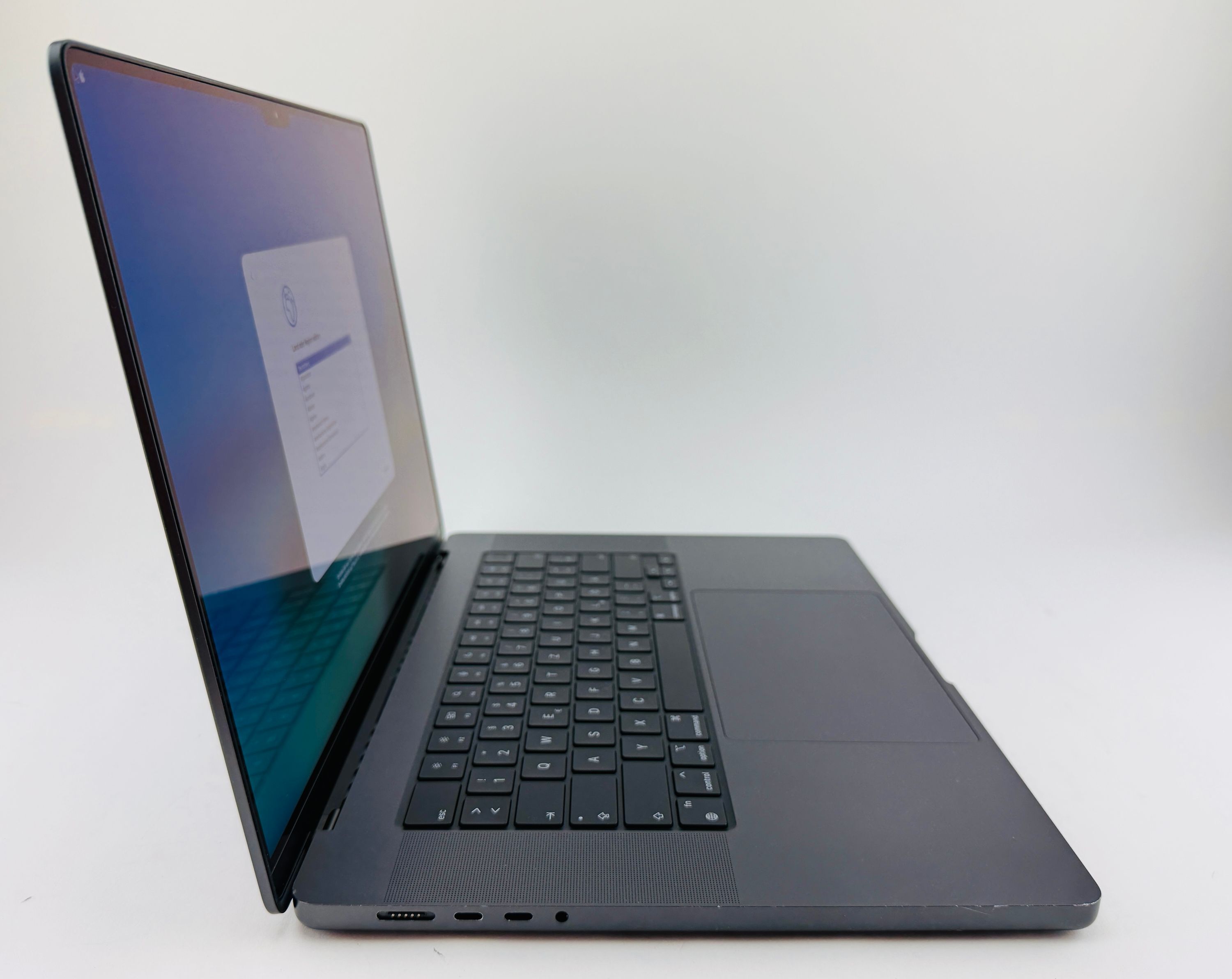 Apple MacBook Pro 16" (2024) M4 Max - Space Black