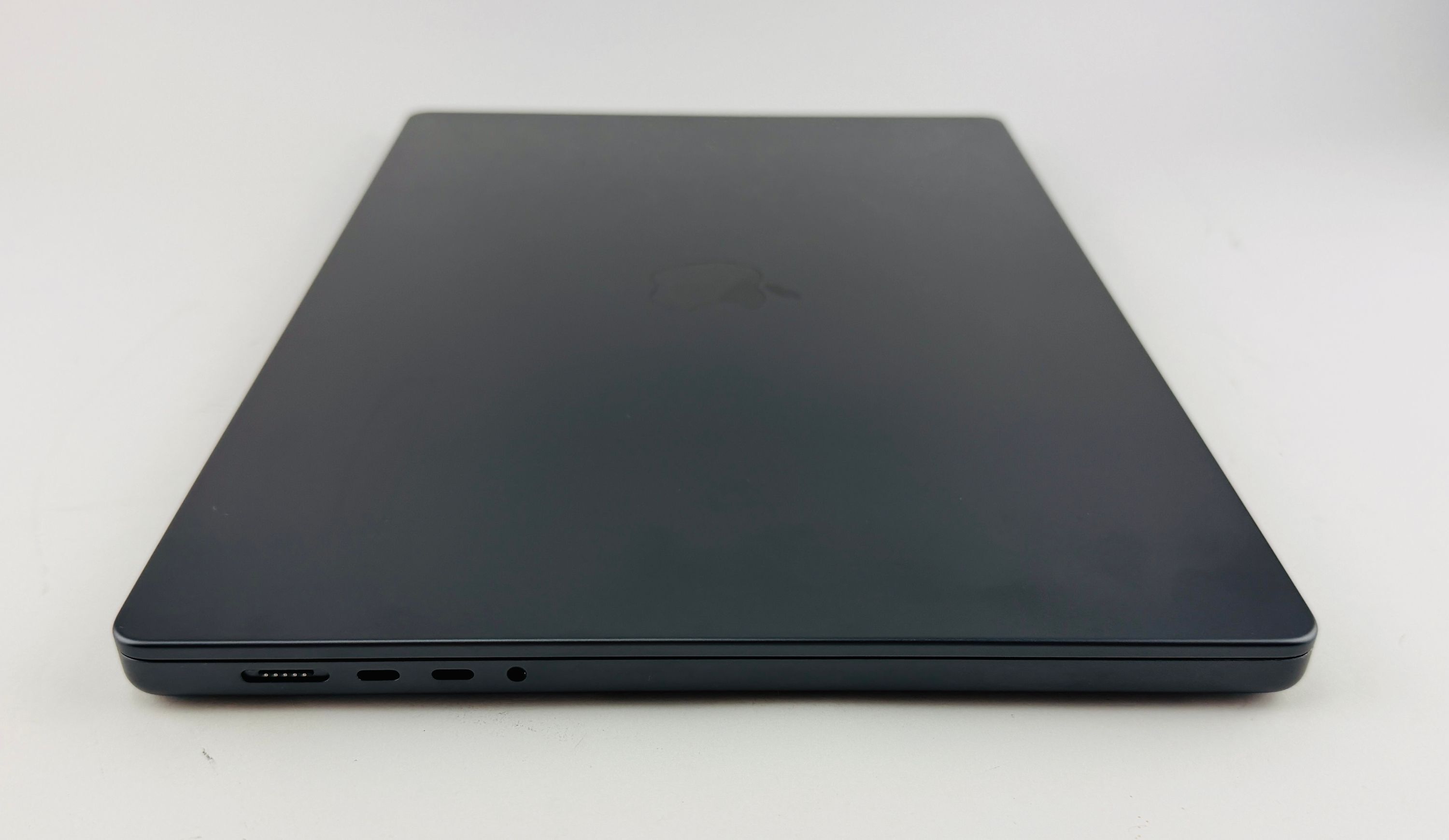 Apple MacBook Pro 16" (2024) M4 Max - Space Black Nanotextur