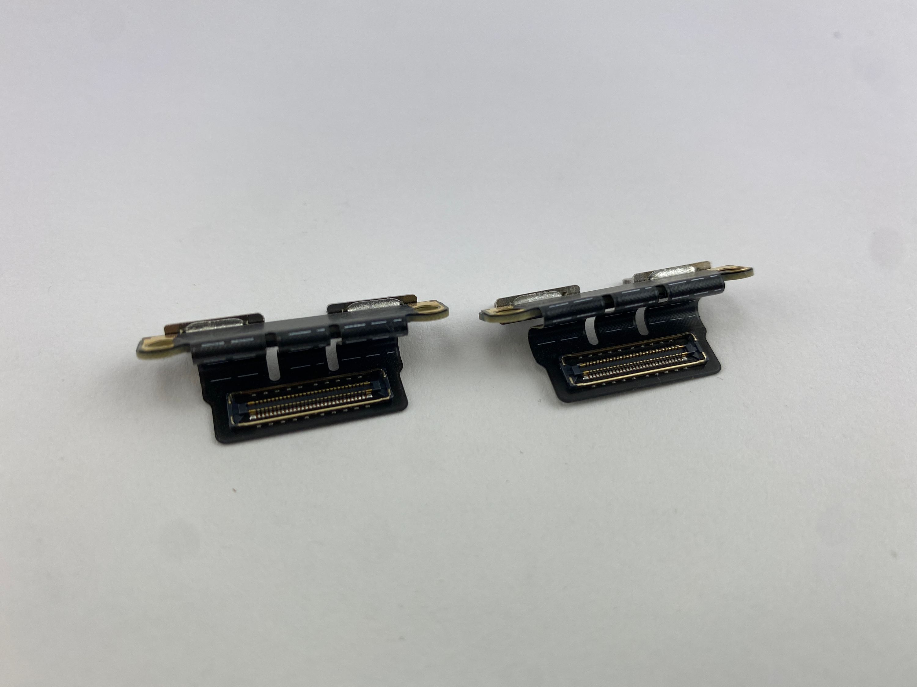 Apple A1706 A1707 2016 2017 USB-C Thunderbolt 3 Schnittstelle R+L