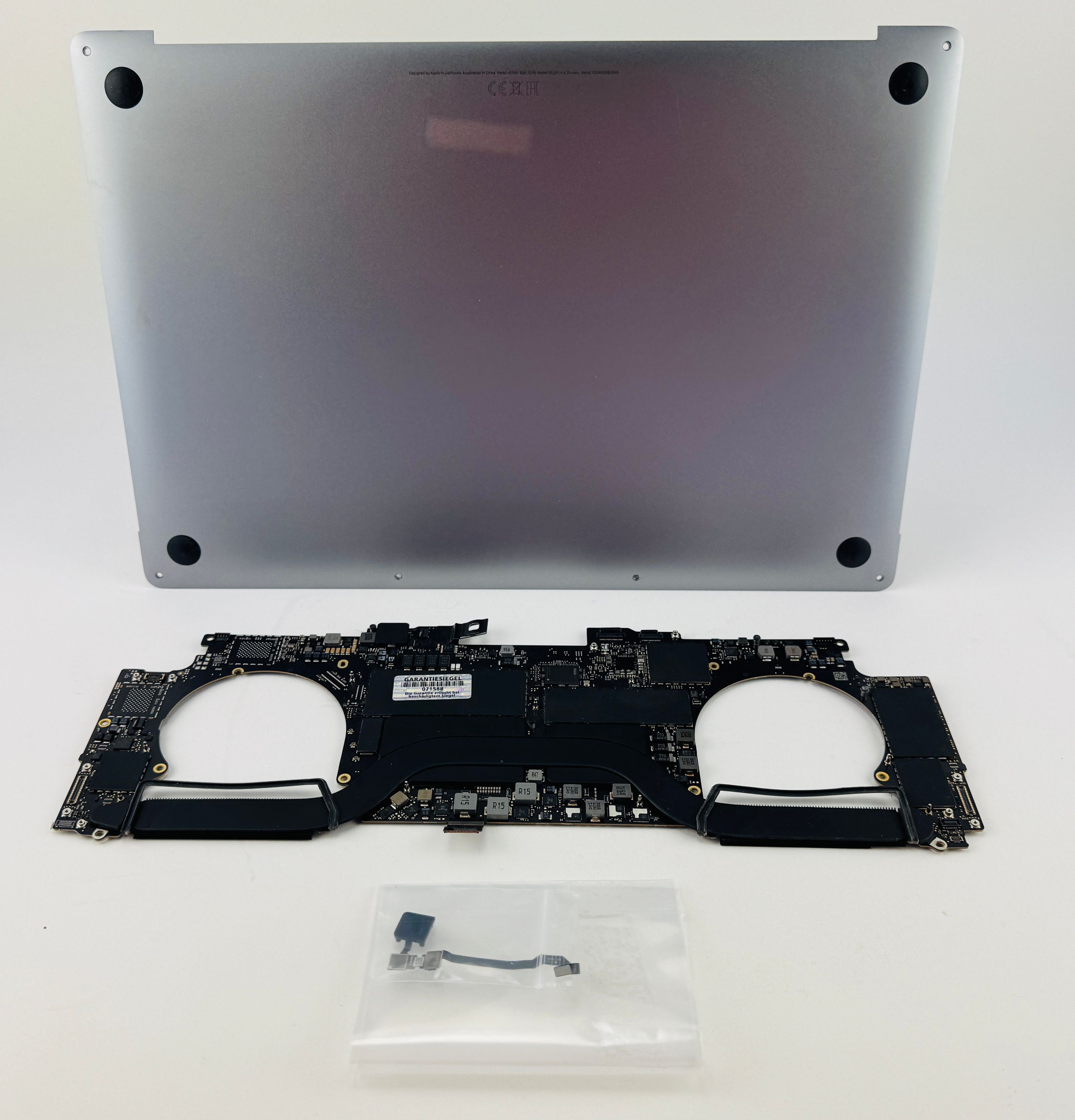 Apple MacBook Pro 15" A1990 Logicboard 2018-2019 i7 2,2 GHz
