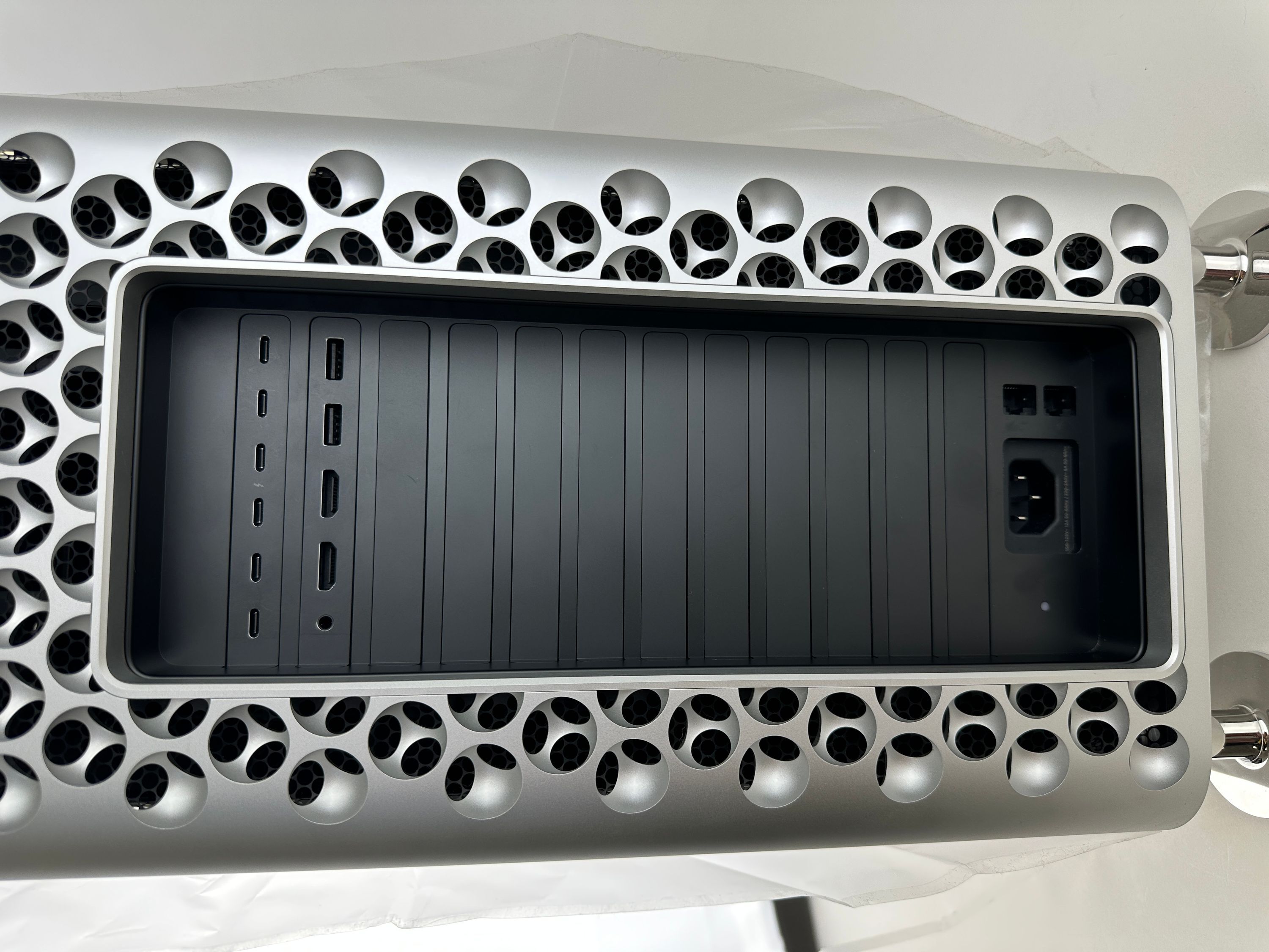 Apple Mac Pro 2023 M2 Ultra
