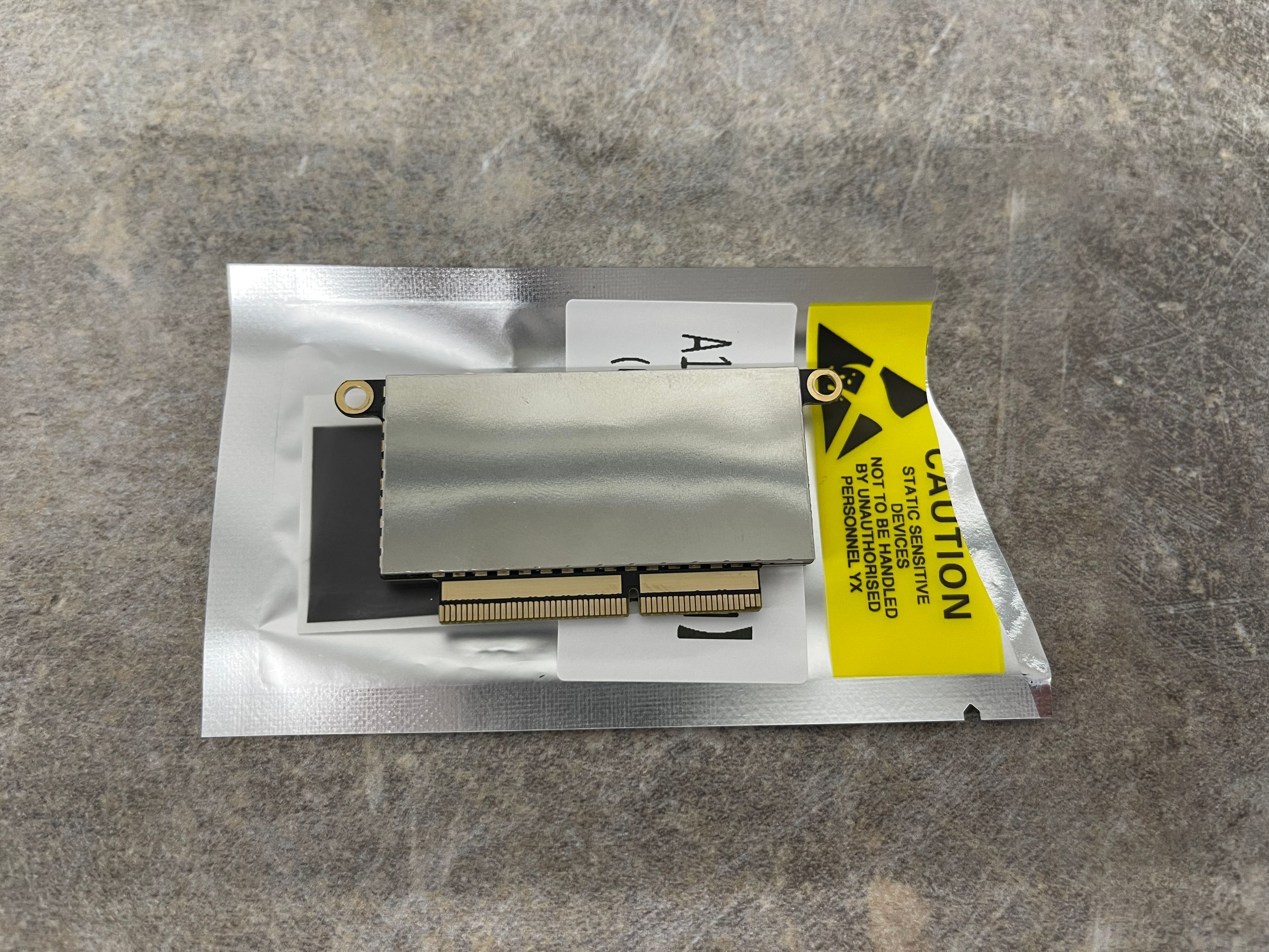 Apple MacBook Pro 13" A1708 2016 2017 512 GB SSD