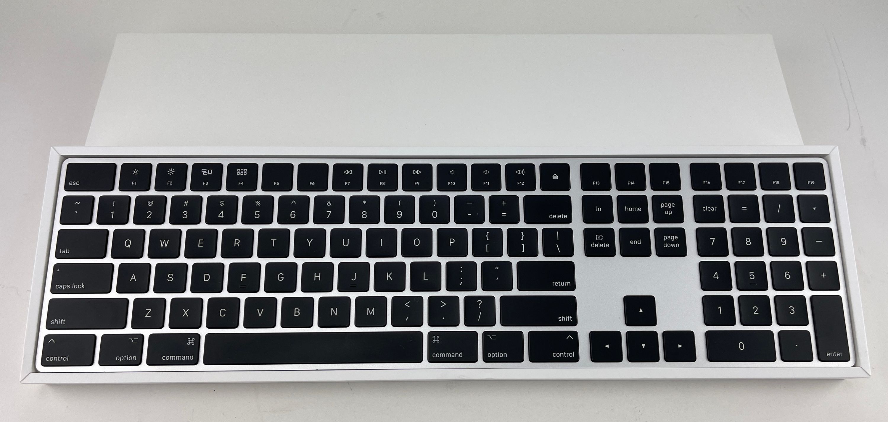 Apple Wireless Keyboard A1843 Ziffern QWERTY US Mac Pro 7.1 Edition silber schwarz