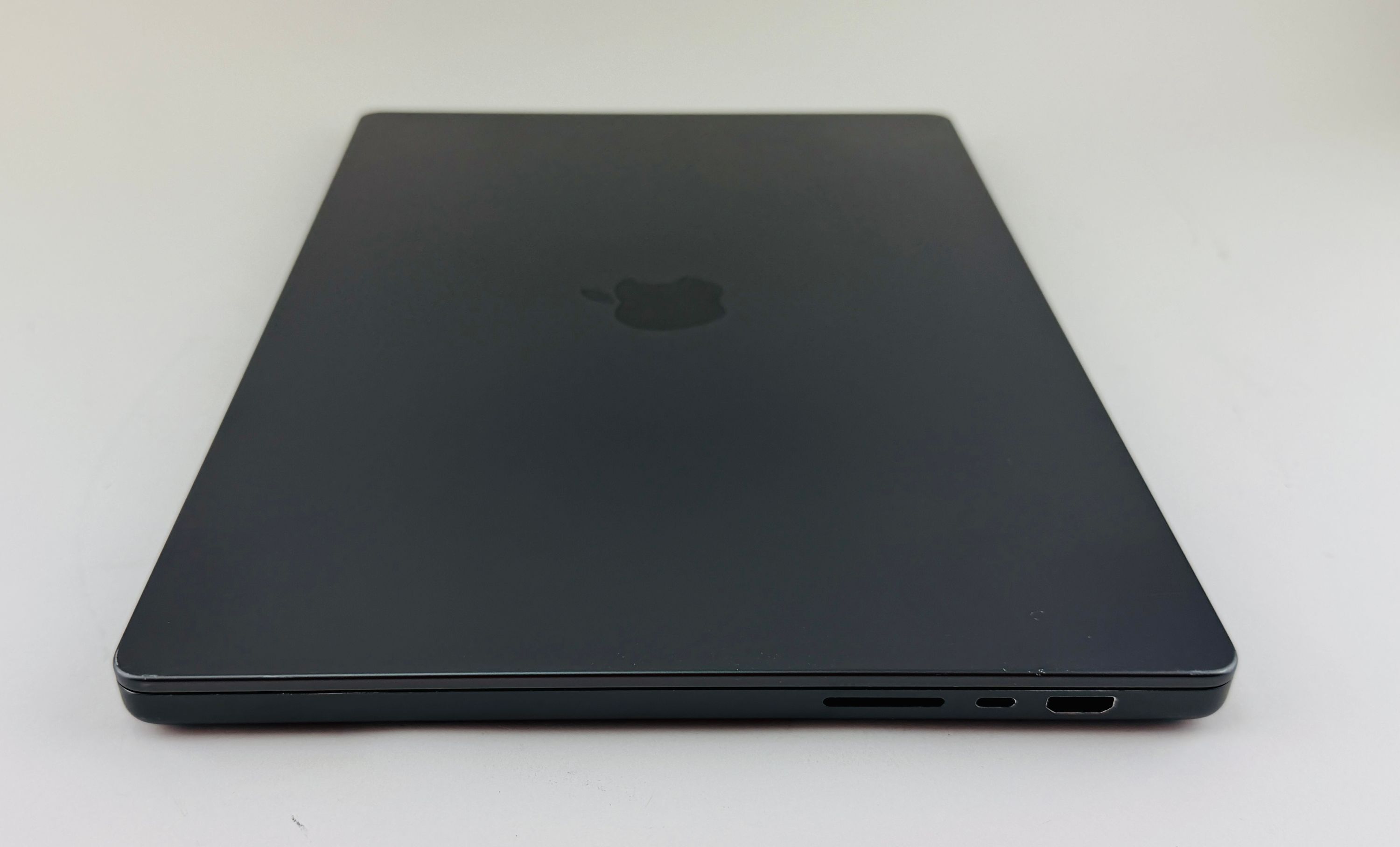 Apple MacBook Pro 16" (2024) M4 Max - Space Black