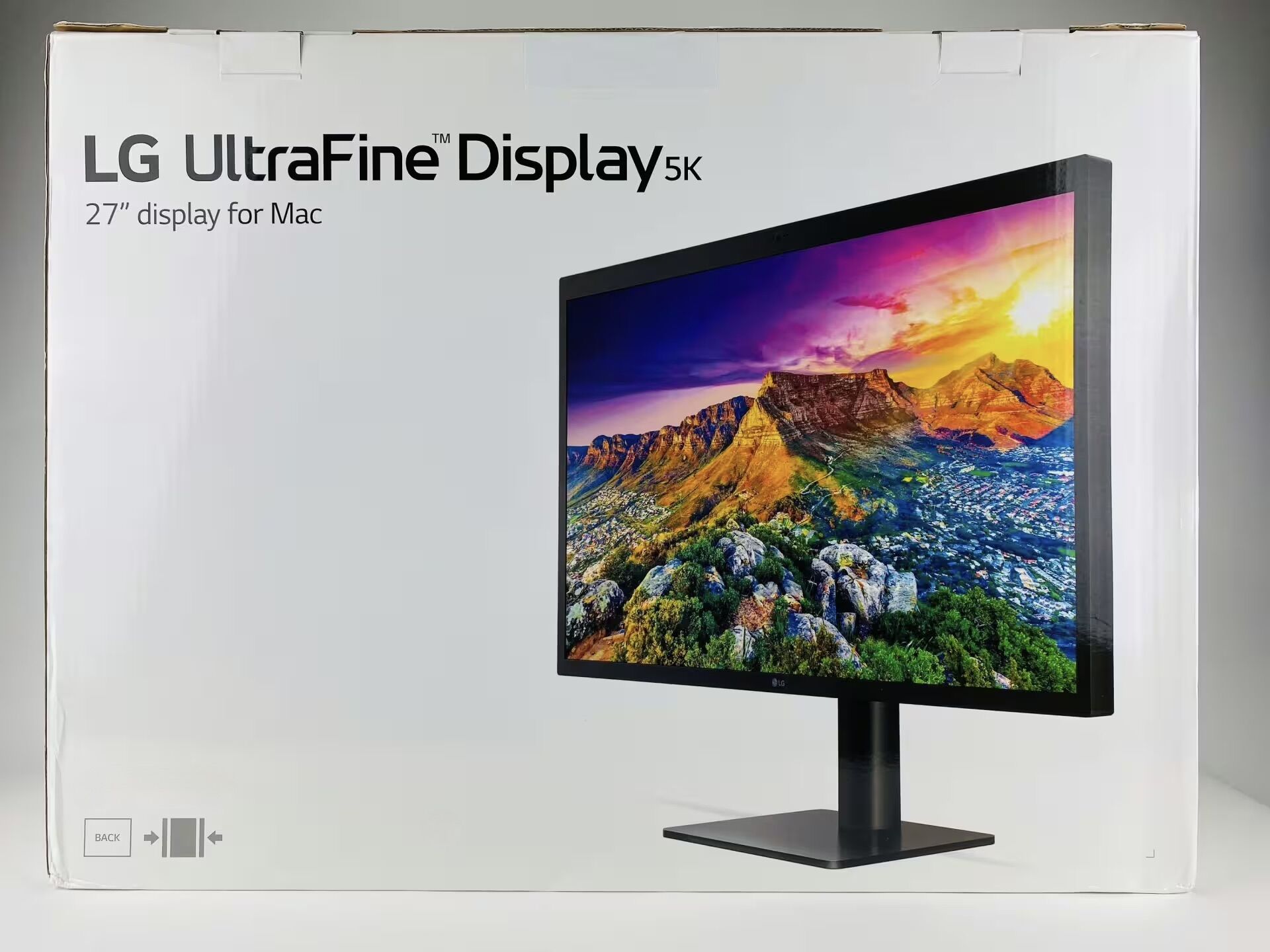 Monitor - LG UltraFine 5K Display 27MD5KA-B