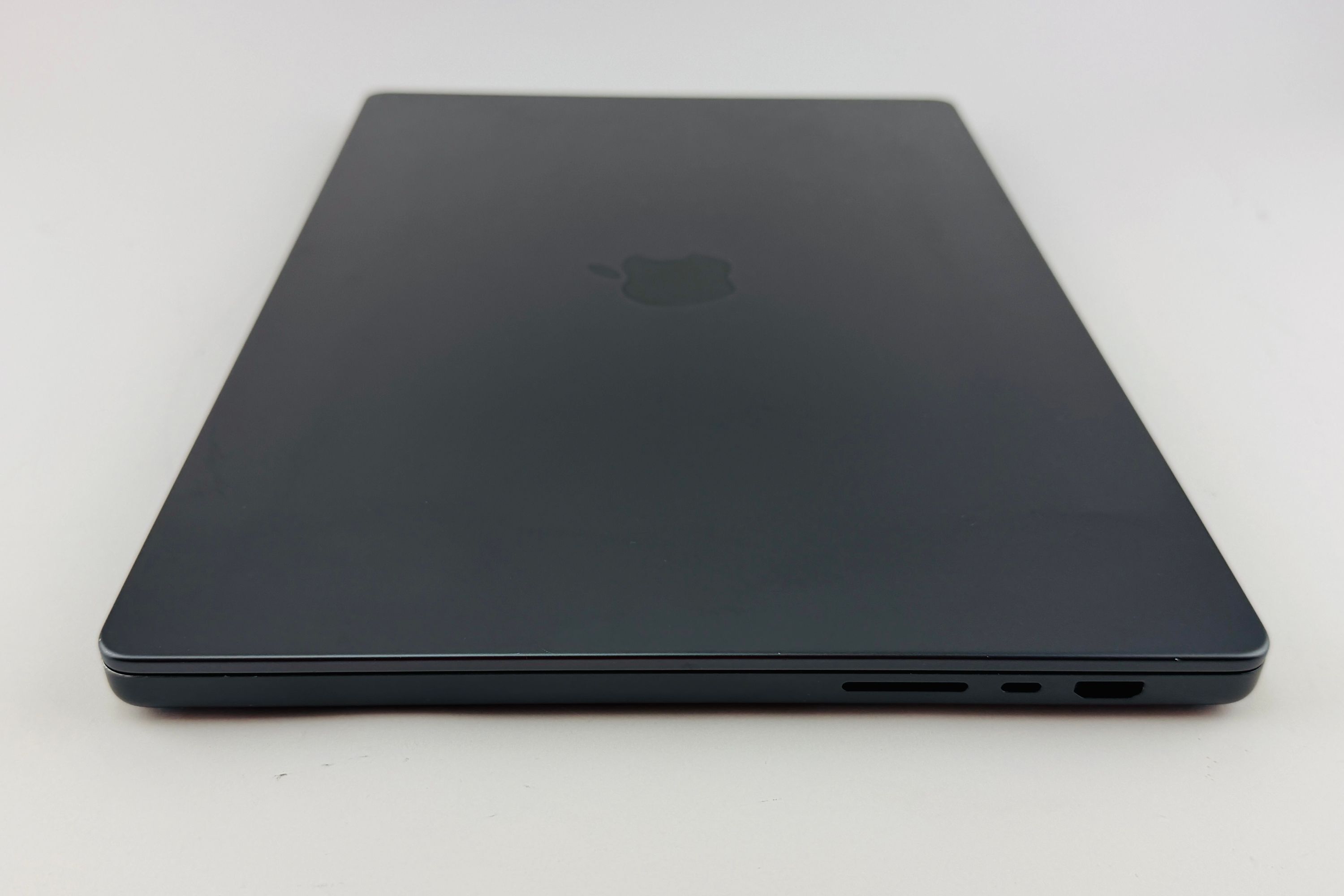 Apple MacBook Pro 16" (2024) M4 Max - Space Black Nanotextur
